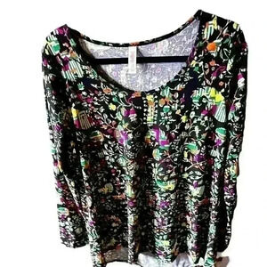 Lularoe large black long sleeve Lynnae t shirt . Pattern over pattern. NWT.